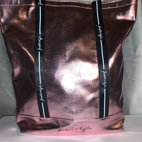 Kendall and Kylie large metallic pink tote bag - Picture 7 of 8